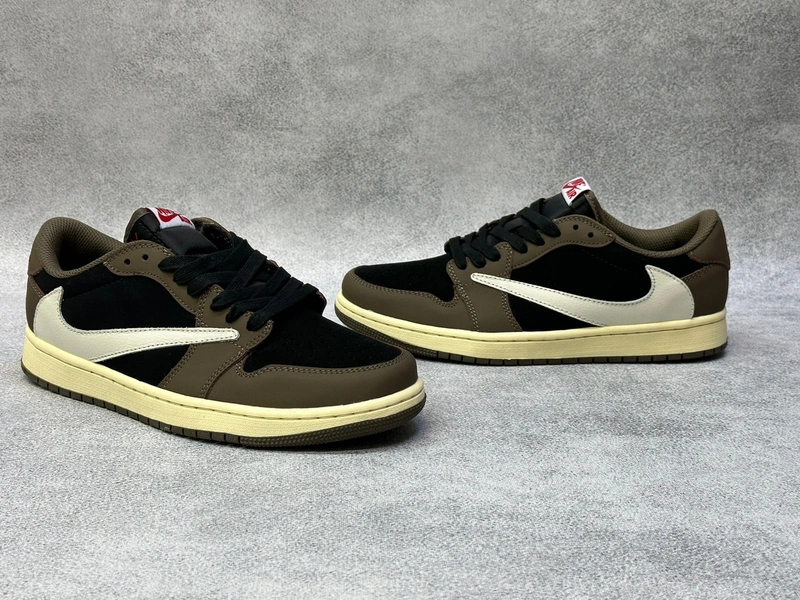 Кроссовки Кроссовки Nike Air Jordan 1 Low x Travis Scott Brown/Black фото-3