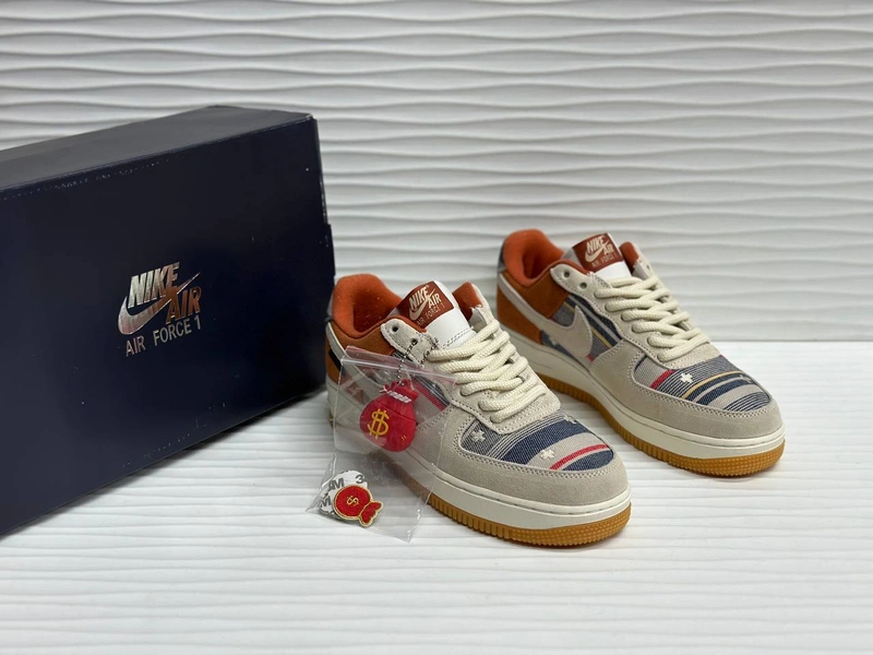 Кроссовки Nike Air Force 107 Low Christmas stocking фото-5