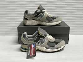 Кроссовки New Balance 2002R Grey фото-1