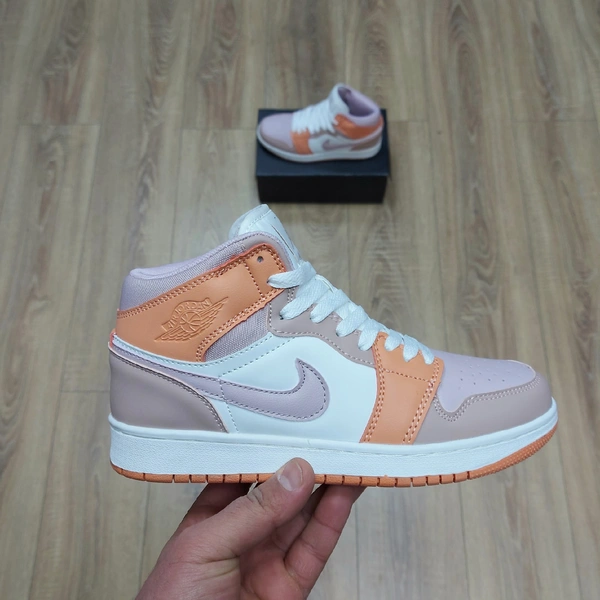 Кроссовки Nike Air Jordan 1 Retro Mid Pink/White фото-6