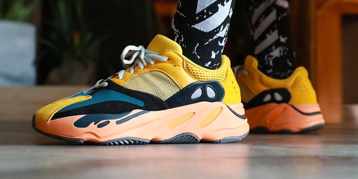 Кроссовки Adidas Yeezy Boost 700 yellow фото-3