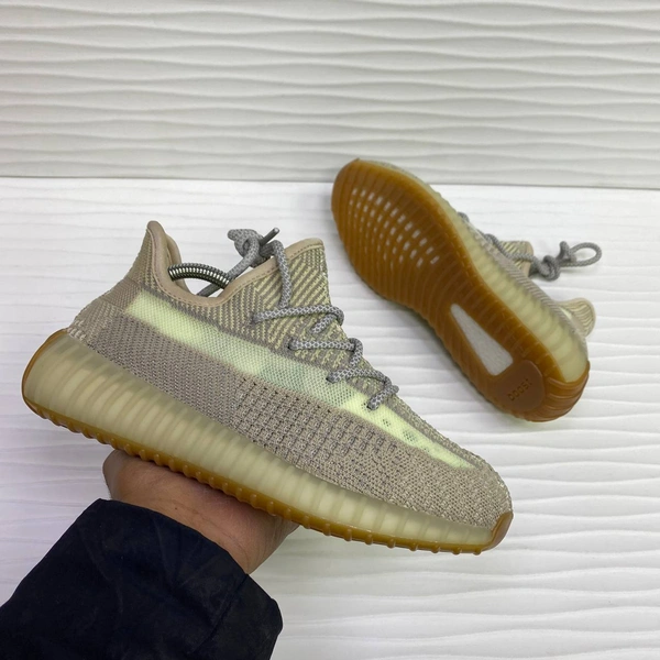 Adidas Yeezy 350 Boost v2 коричневый фото-2