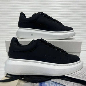 Alexander McQueen Lace-Up Sneaker Черные (36-45)