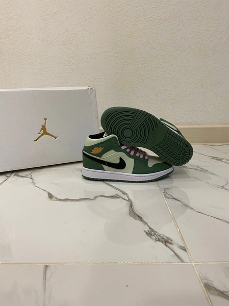 Кроссовки Nike Air Jordan 1 High Green фото-2