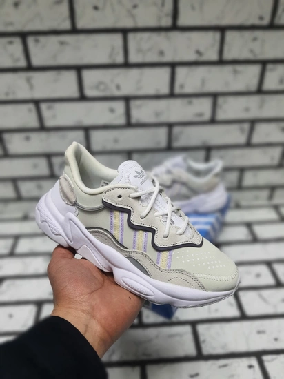 Кроссовки Adidas Ozweego цвет Бежевые фото-1