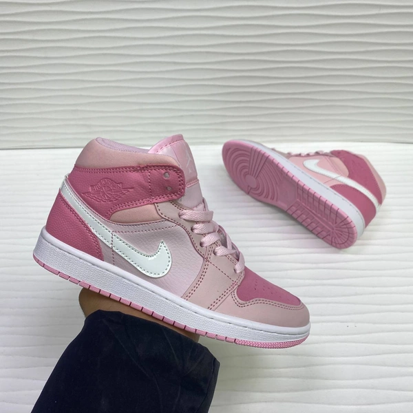 Кроссовки Nike Air Jordan 1 Mid Pink фото-2