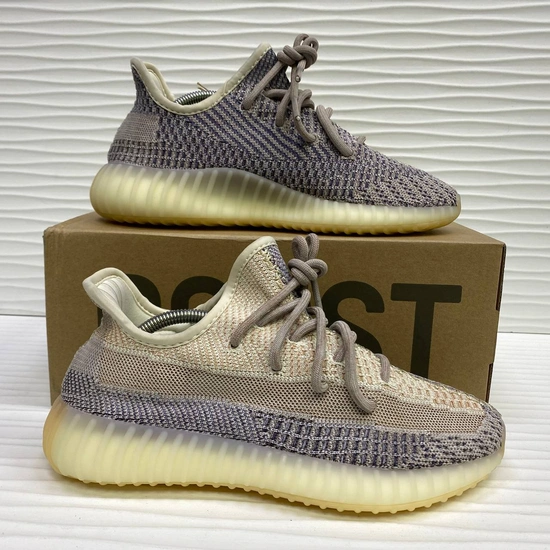 Adidas Yeezy 350 Boost v2 светло-серый фото-1