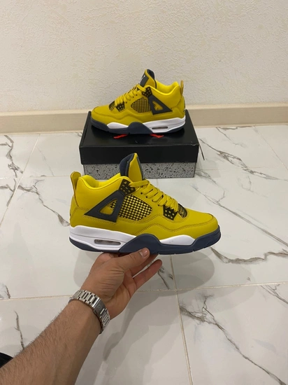 Кроссовки Nike Air Jordan 4 Retro Yellow фото-1