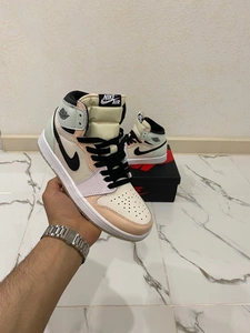 Кроссовки Nike Air Jordan 1 Retro Beige