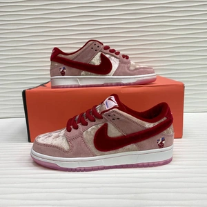 Кроссовки Nike SB Dunk Low Purple Pulse