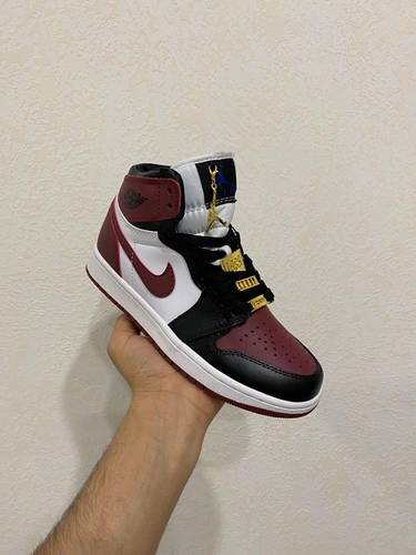 Кроссовки Nike Air Jordan 1 Retro Maroon Toe