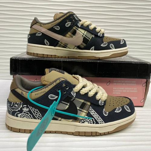 Кроссовки Nike SB Dunk Low x Travis Scott