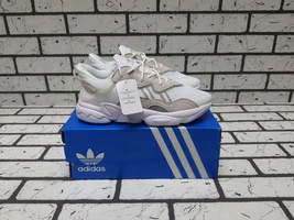 Кроссовки adidas ozweego белые фото-3