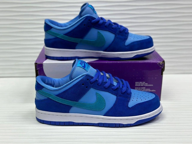 Кроссовки Nike SB Dunk Low Blue Raspberry