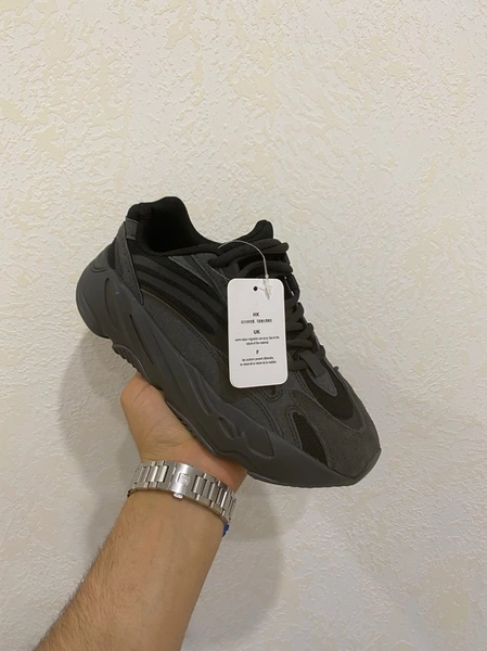 Кроссовки Adidas Yeezy Boost 700 Black фото-5