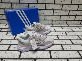 Кроссовки adidas ozweego белые фото-6