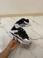 Кроссовки Adidas Yeezy Boost 700 Белые фото-1