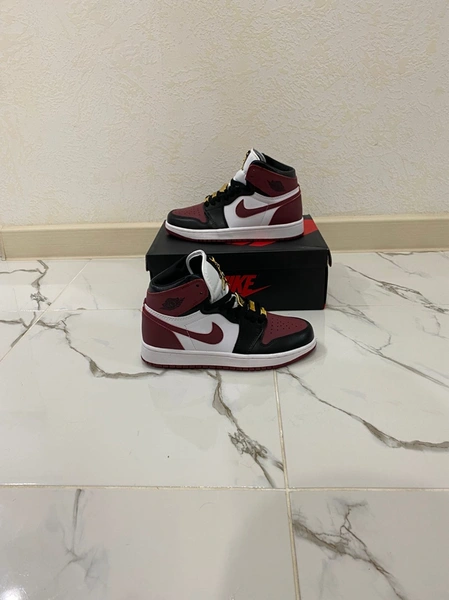 Кроссовки Nike Air Jordan 1 Retro Maroon Toe фото-5