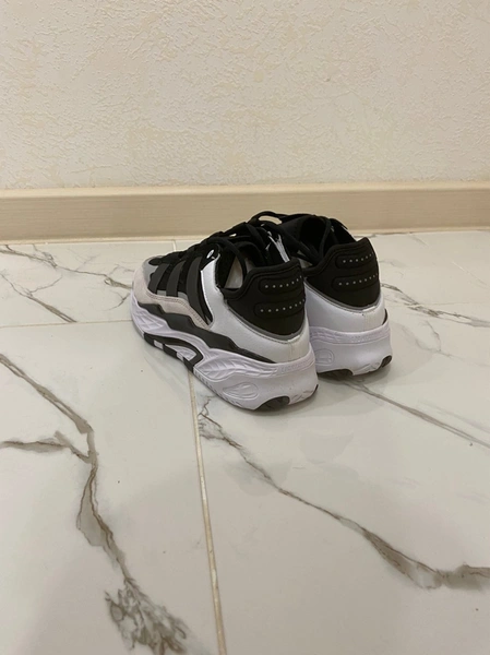 Кроссовки Adidas Yeezy Boost 700 Белые фото-6