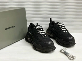 Кроссовки Balenciaga Triple S Черный фото-5