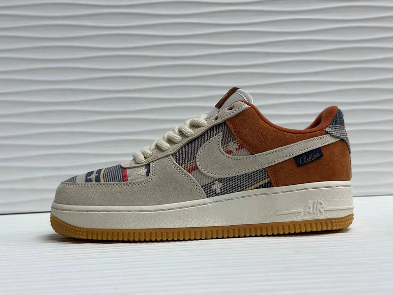 Кроссовки Nike Air Force 107 Low Christmas stocking фото-3