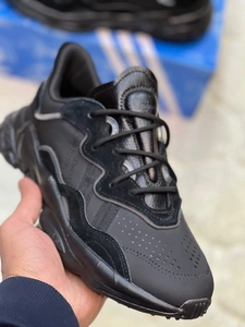 Кроссовки adidas ozweego Black