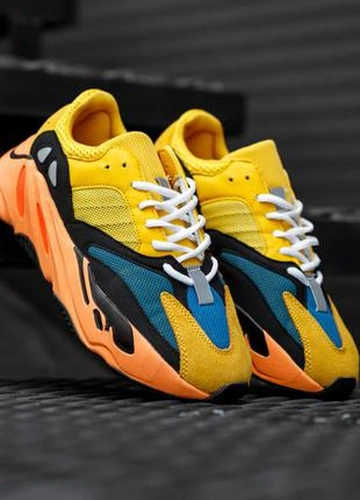 Кроссовки Adidas Yeezy Boost 700 yellow