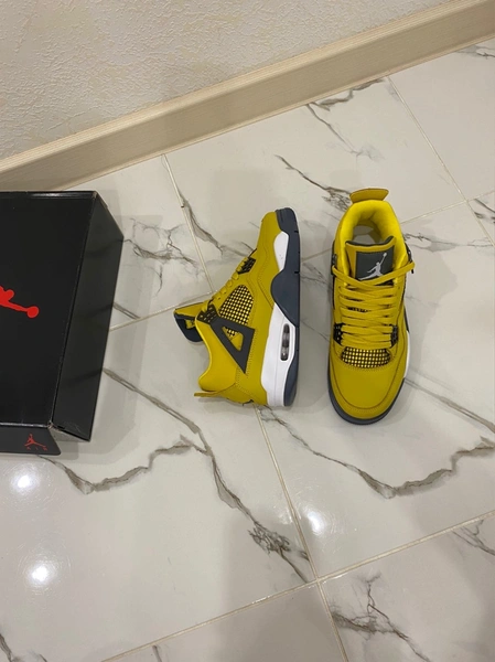 Кроссовки Nike Air Jordan 4 Retro Yellow фото-2