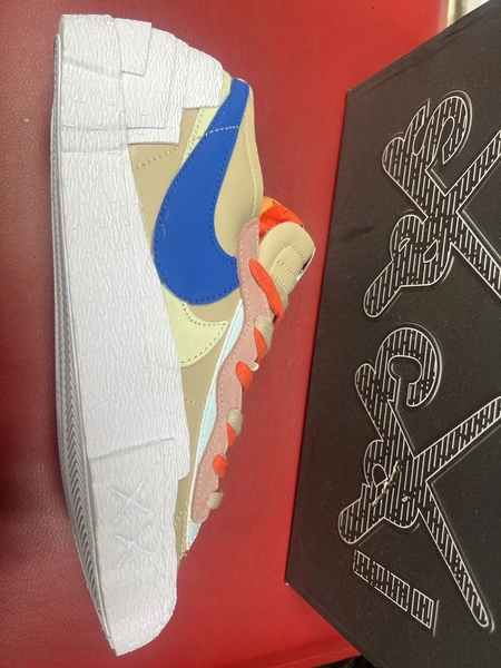 Kaws Sacai Nike Blazer Low цвет Оранжевый фото-3