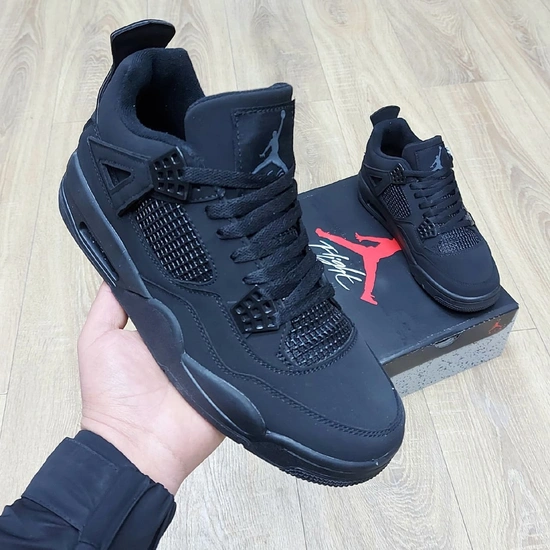 Кроссовки Nike Air Jordan 4 Retro фото-1