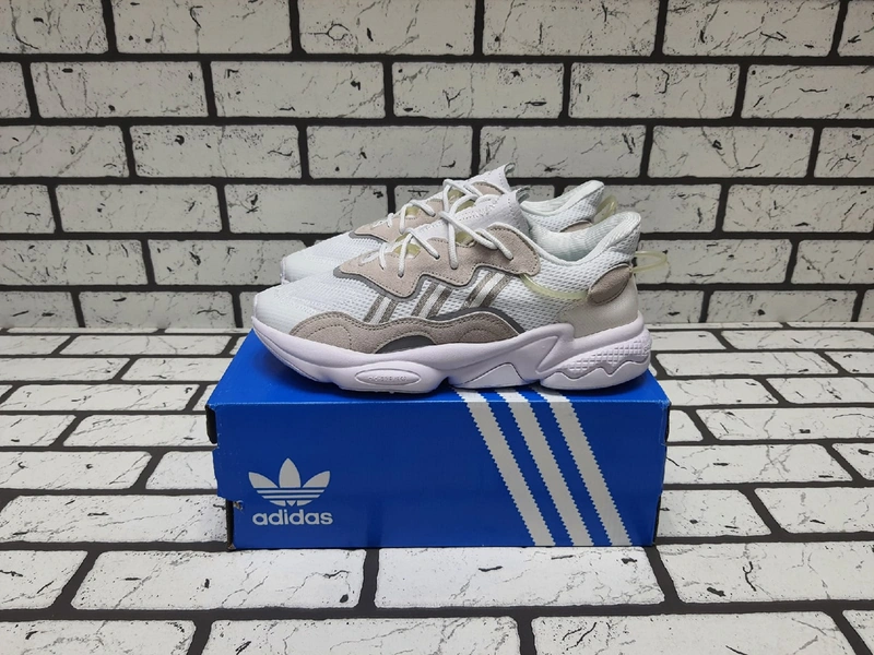 Кроссовки adidas ozweego белые фото-5