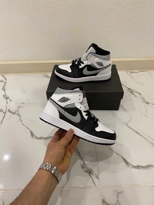 Кроссовки Nike Air Jordan 1 Mid Black/Grey/White