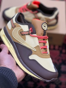 Nike air max 1 Travis Scott