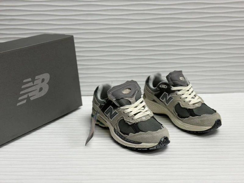 Кроссовки New Balance 2002R Grey фото-4