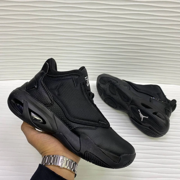 Кроссовки Nike Air Jordan Max Aura Black фото-7