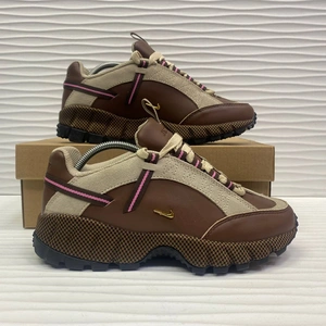 Кроссовки Nike Air Humara LX WMNS Jacquemus Ale Brown Gold