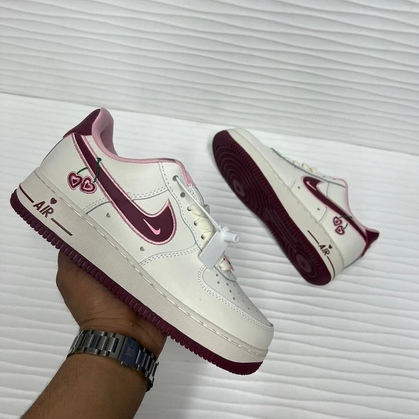 Кроссовки Nike Air Force 1 Valentine's Day White/Cherry фото-6