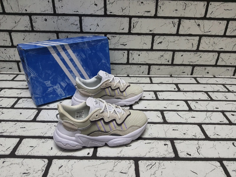 Кроссовки Adidas Ozweego цвет Бежевые фото-2